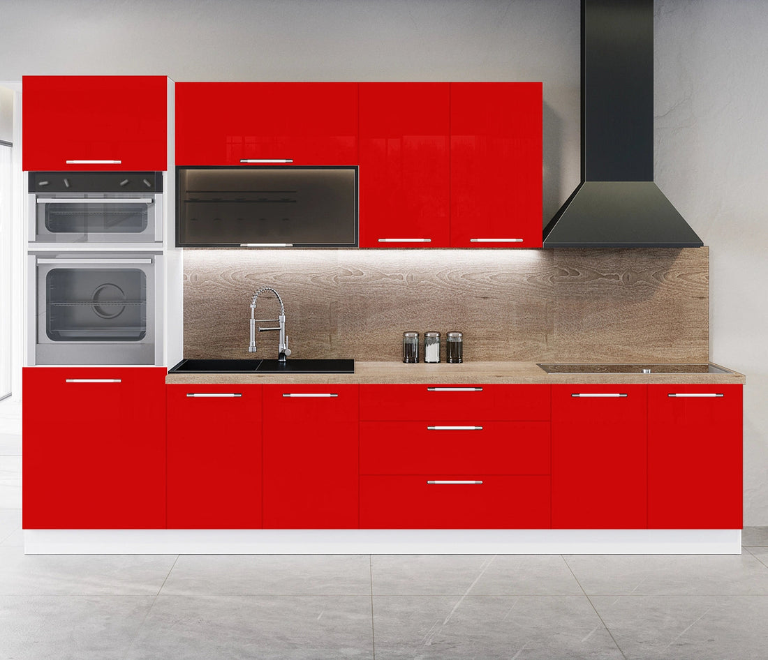 Complete keuken boven- en onderzijde 300cm 6 eenheden inclusief onder spoelbak en ovenkolom, rood gelakt front, roestvrijstalen handgrepen en poten voorzien